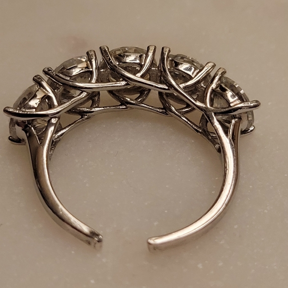 6 Carat Diamond Wedding Rings - Picture 13 of 14